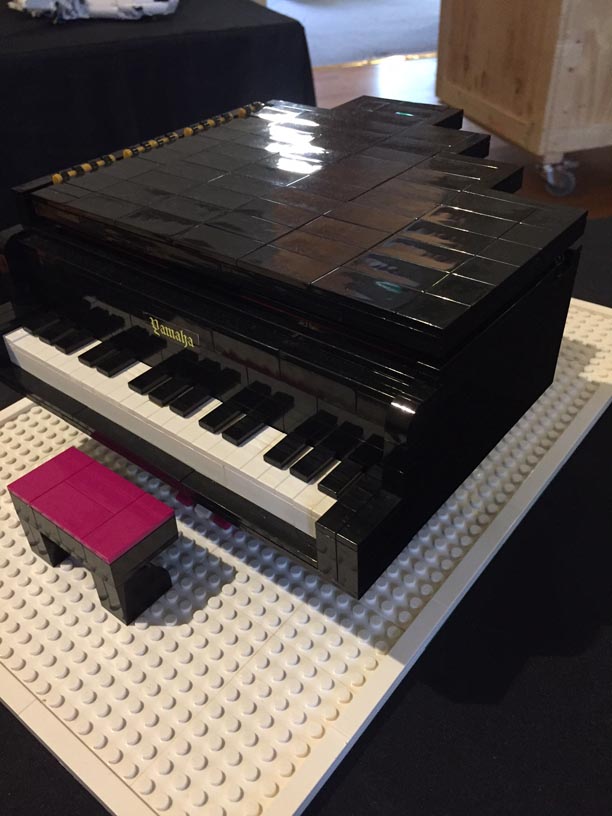 Piano MOC oblique view