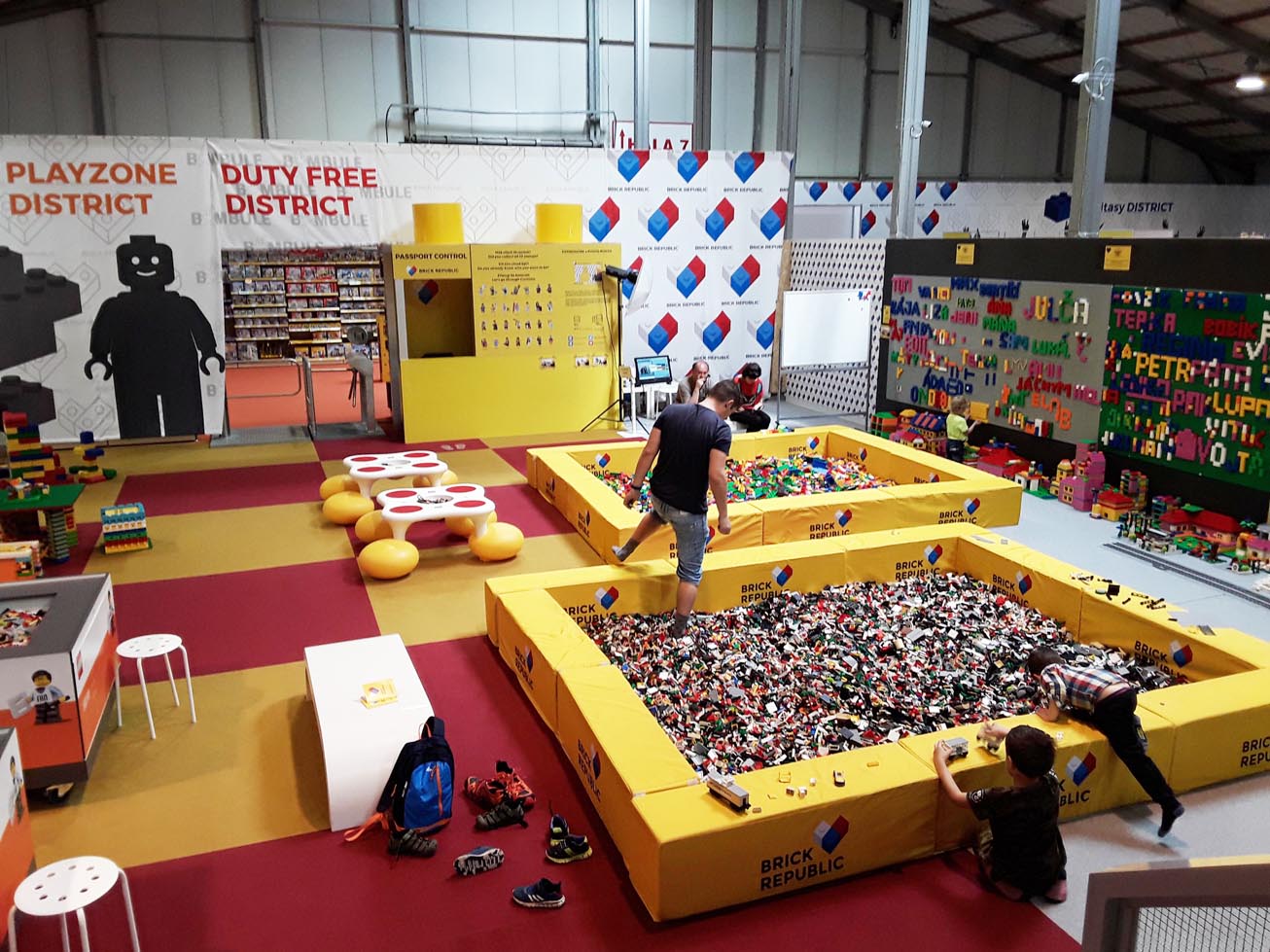 Play zone for adults and kids
