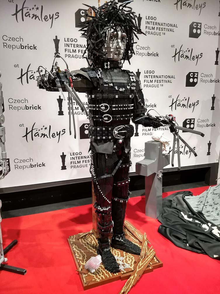 Edward Scissorshands in Lego brick